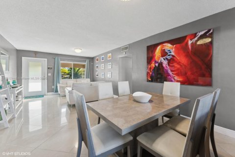 House in Fort Lauderdale, Florida 3 bedrooms, 125.42 sq.m. № 1776234 - photo 10