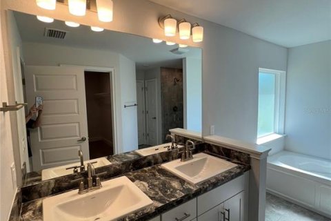 House in Summerfield, Florida 3 bedrooms, 183.02 sq.m. № 1612567 - photo 6