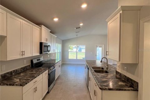 House in Summerfield, Florida 3 bedrooms, 183.02 sq.m. № 1612567 - photo 3