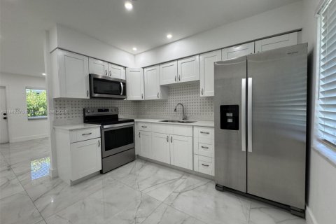 Casa en alquiler en Hollywood, Florida, 3 dormitorios, 176.24 m2 № 1891043 - foto 5