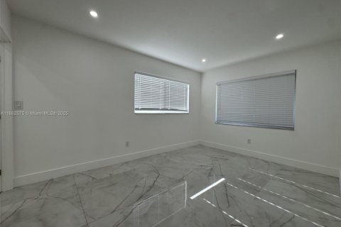 Casa en alquiler en Hollywood, Florida, 3 dormitorios, 176.24 m2 № 1891043 - foto 7