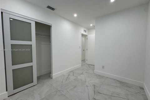 Casa en alquiler en Hollywood, Florida, 3 dormitorios, 176.24 m2 № 1891043 - foto 12