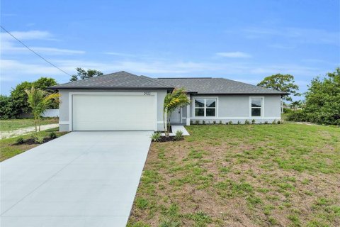 House in Cape Coral, Florida 3 bedrooms, 121.7 sq.m. № 2229338