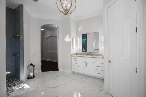 House in Windermere, Florida 4 bedrooms, 393.91 sq.m. № 1639965 - photo 22
