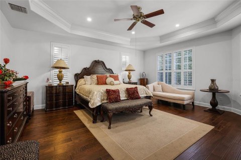 House in Windermere, Florida 4 bedrooms, 393.91 sq.m. № 1639965 - photo 17