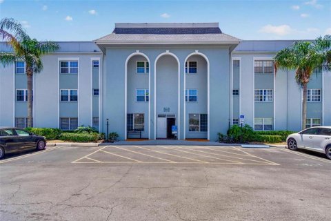 Condo à Belleair, Floride, 2 chambres № 2206452