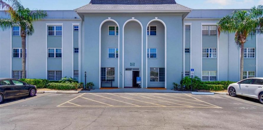 Condo à Belleair, Floride, 2 chambres № 2206452