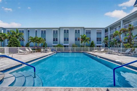 Copropriété à vendre à Belleair, Floride: 2 chambres, 111.48 m2 № 2206452 - photo 3