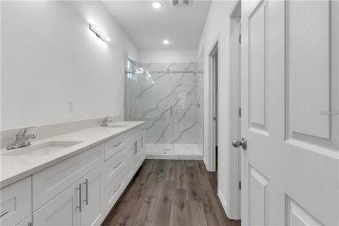Casa en alquiler en North Port, Florida, 4 dormitorios, 185.8 m2 № 1840352 - foto 17