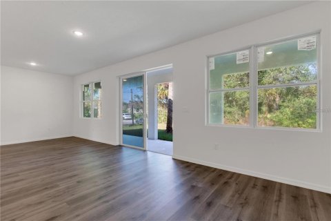 Casa en alquiler en North Port, Florida, 4 dormitorios, 185.8 m2 № 1840352 - foto 10