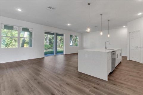 Casa en alquiler en North Port, Florida, 4 dormitorios, 185.8 m2 № 1840352 - foto 3