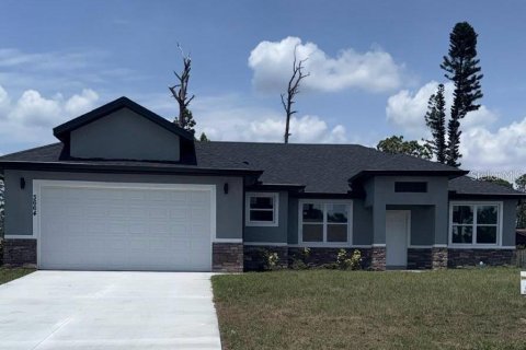Casa en alquiler en North Port, Florida, 4 dormitorios, 185.8 m2 № 1840352 - foto 1