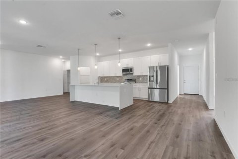 Casa en alquiler en North Port, Florida, 4 dormitorios, 185.8 m2 № 1840352 - foto 4
