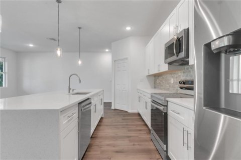 Casa en alquiler en North Port, Florida, 4 dormitorios, 185.8 m2 № 1840352 - foto 8
