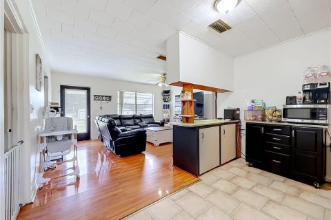 Villa ou maison à vendre à Zephyrhills, Floride: 3 chambres, 118.17 m2 № 2437194 - photo 17