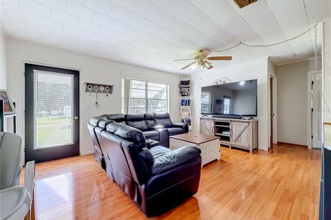 Villa ou maison à vendre à Zephyrhills, Floride: 3 chambres, 118.17 m2 № 2437194 - photo 10