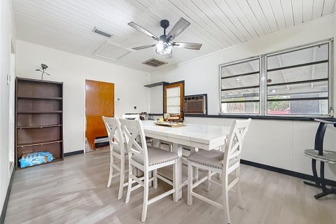 Villa ou maison à vendre à Zephyrhills, Floride: 3 chambres, 118.17 m2 № 2437194 - photo 19