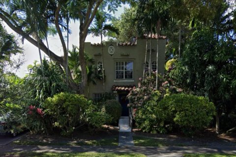 House in Coral Gables, Florida 6 bedrooms, 251.58 sq.m. № 1934495