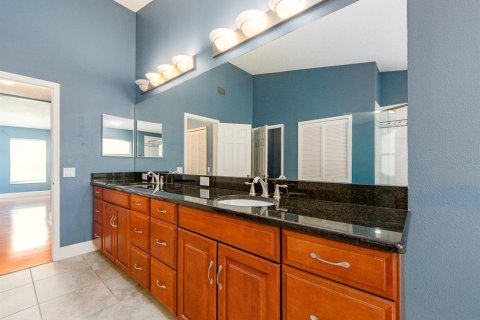 House in Palm Harbor, Florida 4 bedrooms, 242.2 sq.m. № 2133799 - photo 24