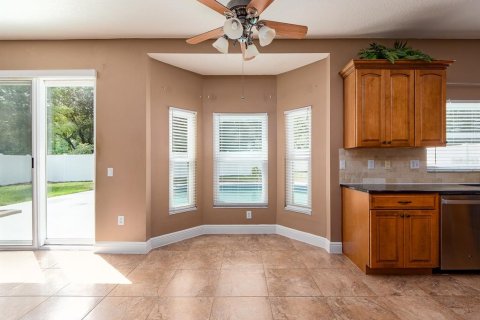House in Palm Harbor, Florida 4 bedrooms, 242.2 sq.m. № 2133799 - photo 7