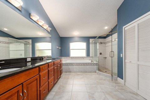 House in Palm Harbor, Florida 4 bedrooms, 242.2 sq.m. № 2133799 - photo 22