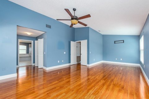 House in Palm Harbor, Florida 4 bedrooms, 242.2 sq.m. № 2133799 - photo 19
