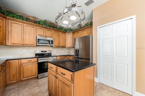 House in Palm Harbor, Florida 4 bedrooms, 242.2 sq.m. № 2133799 - photo 5