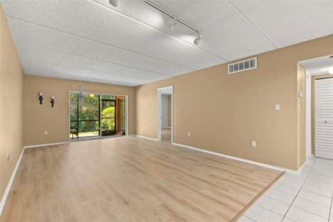Condo in Oldsmar, Florida, 2 bedrooms  № 1886274 - photo 4