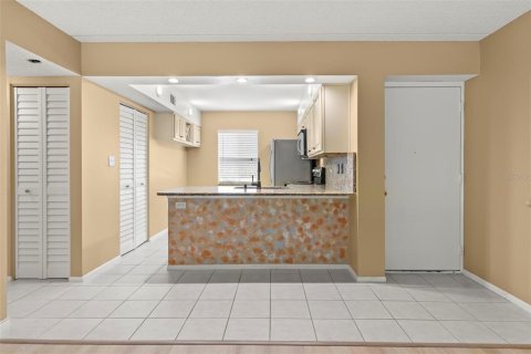Condo in Oldsmar, Florida, 2 bedrooms  № 1886274 - photo 11