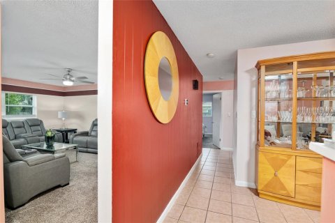 House in Gainesville, Florida 3 bedrooms, 162.21 sq.m. № 1833557 - photo 7