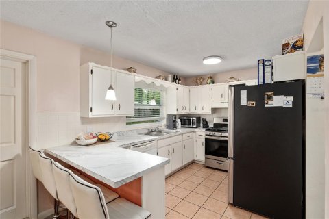 House in Gainesville, Florida 3 bedrooms, 162.21 sq.m. № 1833557 - photo 3