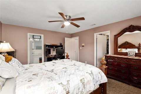 House in Gainesville, Florida 3 bedrooms, 162.21 sq.m. № 1833557 - photo 12