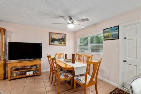 House in Gainesville, Florida 3 bedrooms, 162.21 sq.m. № 1833557 - photo 4