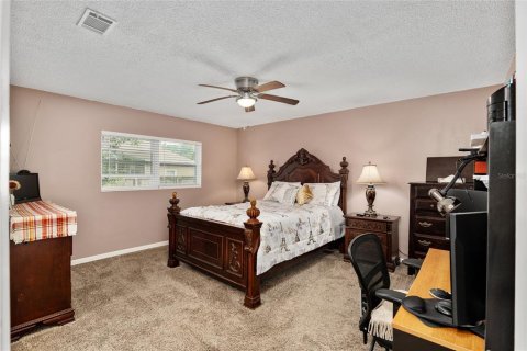 House in Gainesville, Florida 3 bedrooms, 162.21 sq.m. № 1833557 - photo 11