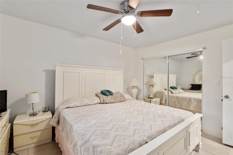 House in Gainesville, Florida 3 bedrooms, 162.21 sq.m. № 1833557 - photo 9