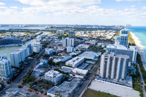 Condominio en venta en Miami Beach, Florida, 2 dormitorios, 110.55 m2 № 2040026 - foto 3