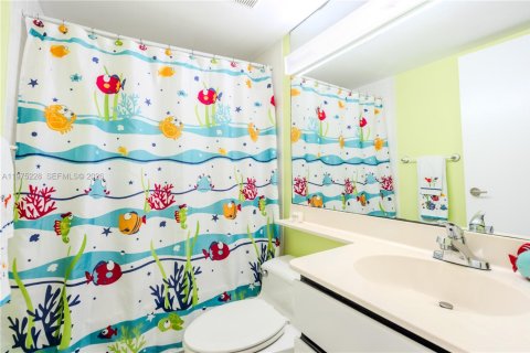 Condominio en venta en Miami Beach, Florida, 2 dormitorios, 110.55 m2 № 2040026 - foto 18