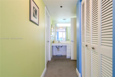 Condominio en venta en Miami Beach, Florida, 2 dormitorios, 110.55 m2 № 2040026 - foto 20