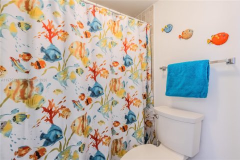 Condominio en venta en Miami Beach, Florida, 2 dormitorios, 110.55 m2 № 2040026 - foto 24