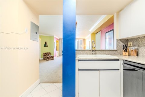 Condominio en venta en Miami Beach, Florida, 2 dormitorios, 110.55 m2 № 2040026 - foto 14