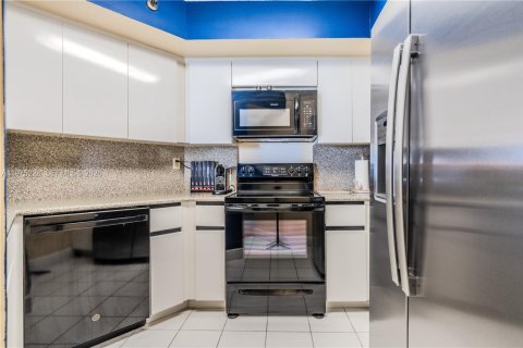 Condominio en venta en Miami Beach, Florida, 2 dormitorios, 110.55 m2 № 2040026 - foto 13