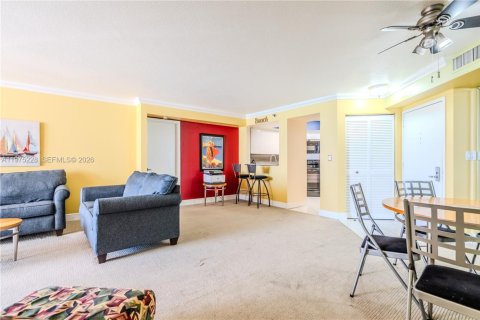 Condominio en venta en Miami Beach, Florida, 2 dormitorios, 110.55 m2 № 2040026 - foto 11