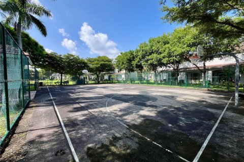 Townhouse in Miramar, Florida 3 bedrooms, 132.2 sq.m. № 1987775 - photo 18