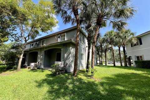 Townhouse in Miramar, Florida 3 bedrooms, 132.2 sq.m. № 1987775 - photo 16