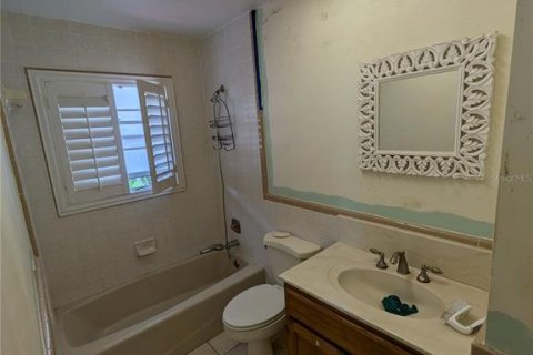 House in Fort Myers, Florida 2 bedrooms, 124.67 sq.m. № 2204412 - photo 11