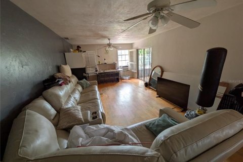 House in Fort Myers, Florida 2 bedrooms, 124.67 sq.m. № 2204412 - photo 3