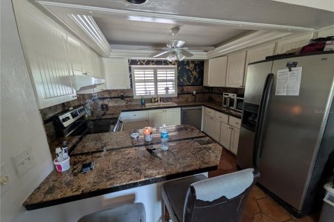 House in Fort Myers, Florida 2 bedrooms, 124.67 sq.m. № 2204412 - photo 4