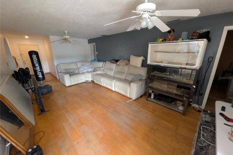 House in Fort Myers, Florida 2 bedrooms, 124.67 sq.m. № 2204412 - photo 2