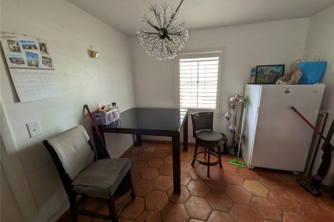 House in Fort Myers, Florida 2 bedrooms, 124.67 sq.m. № 2204412 - photo 5