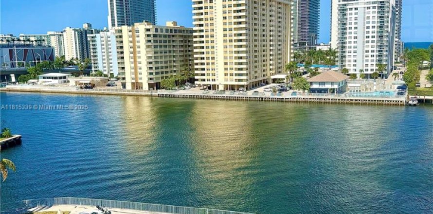 Condo à Hallandale Beach, Floride, 1 chambre № 1768843